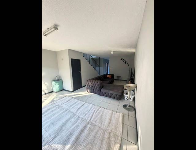 3 BEDROOM PROPERTY TO RENT IN WINDSOR EAST